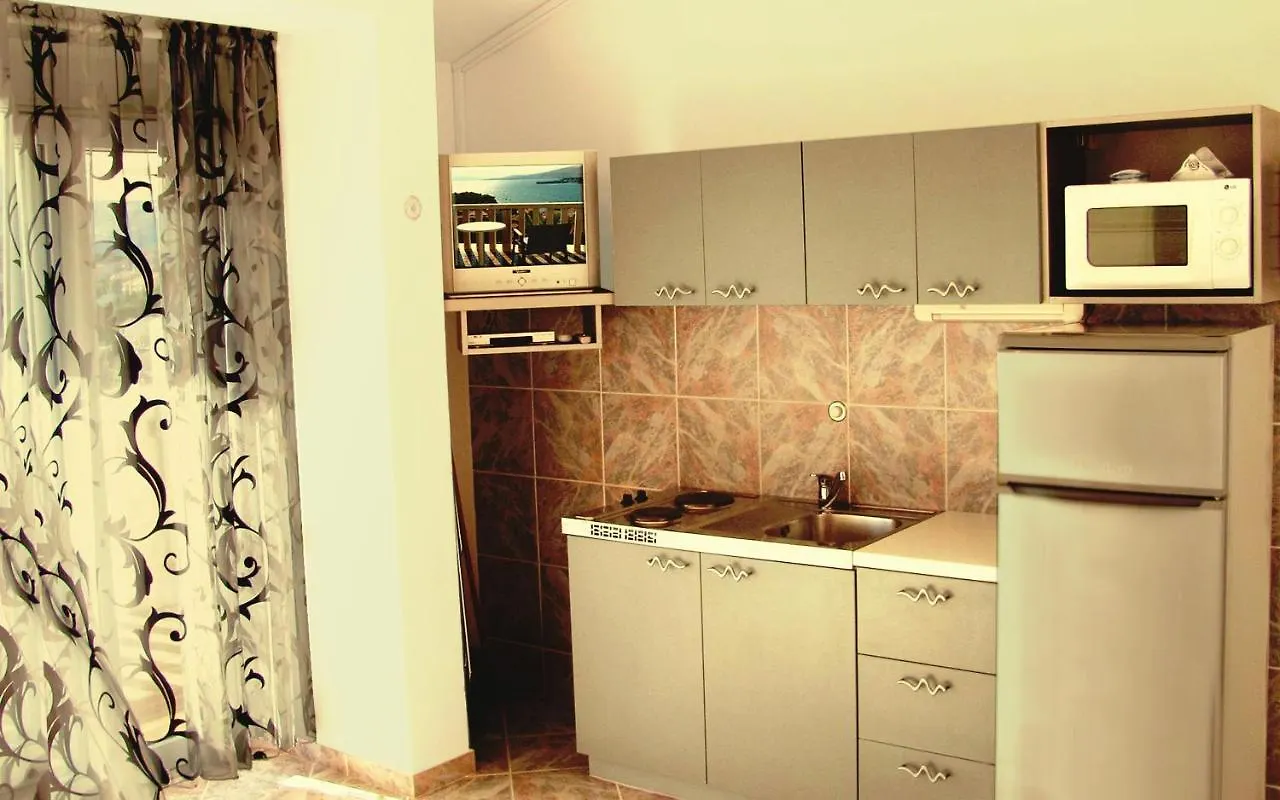 Beautiful Apartment For Two Persons With Sea View In Trogir Near The Beach