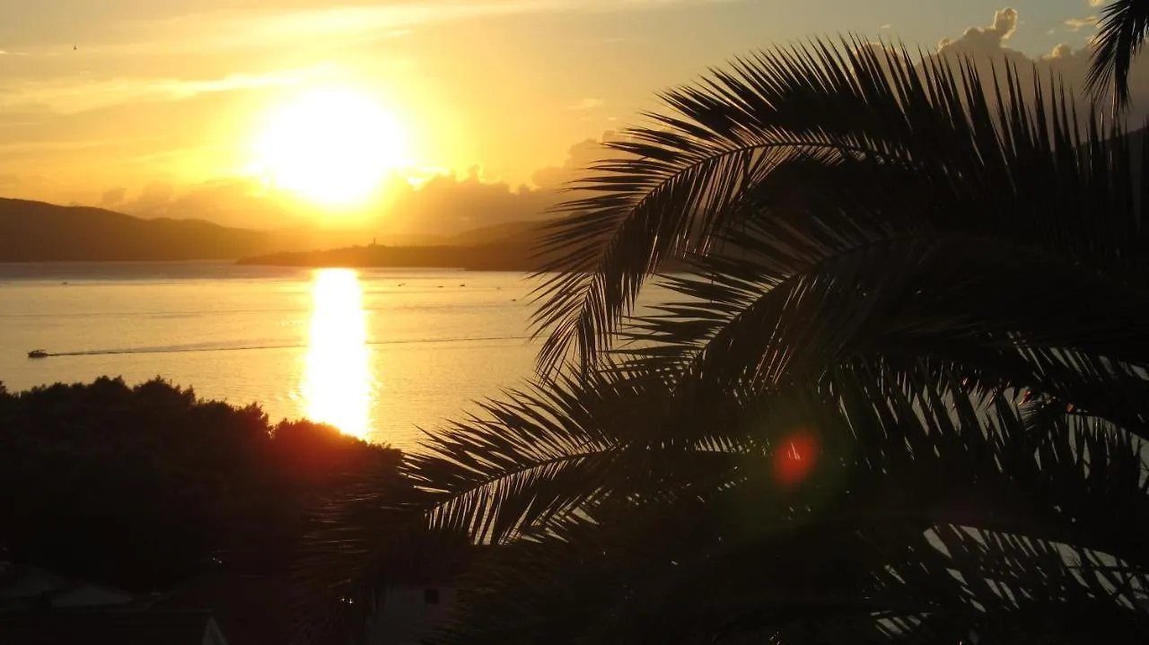 Beautiful Apartment For Two Persons With Sea View In Trogir Near The Beach كرواتيا